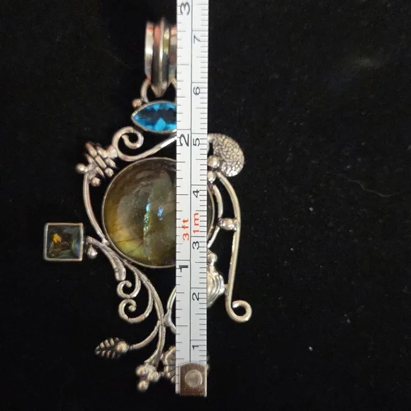 Elegant Silver Pendant with Blue and Green Accents - Picture 5 of 8